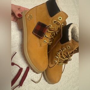 Timberland Honey Leather Boots with Gold Details